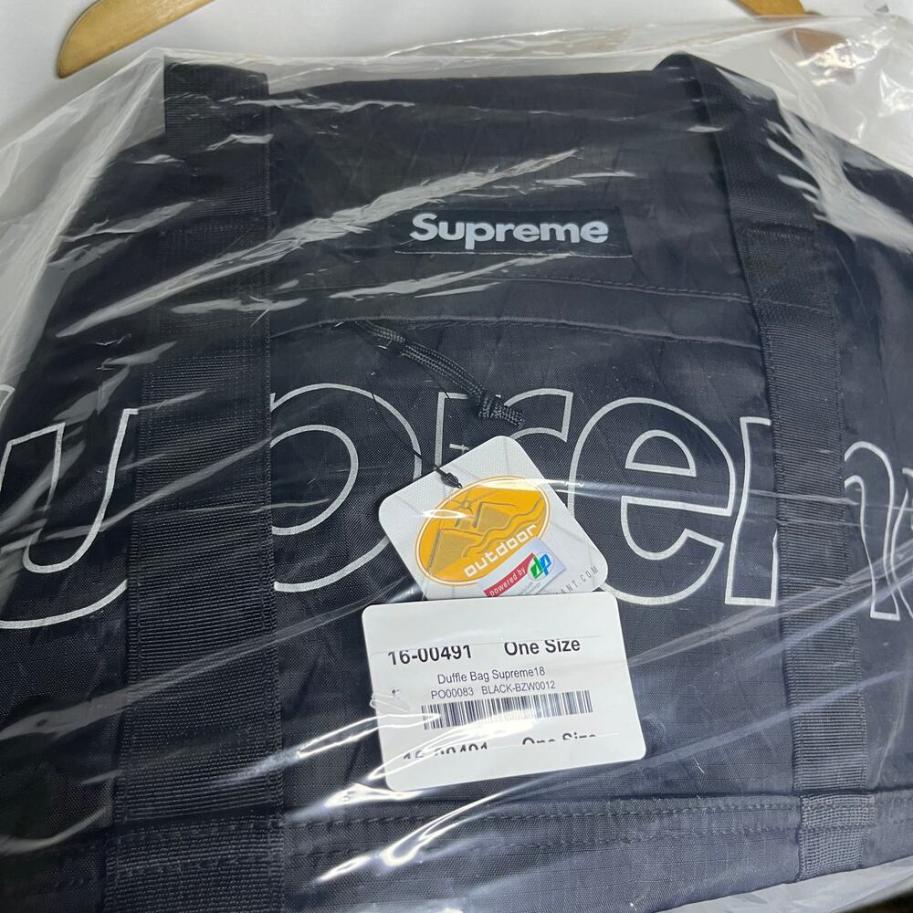 FW18 2018 Supreme Big Logo Duffle Bag - Picture 4 of 5